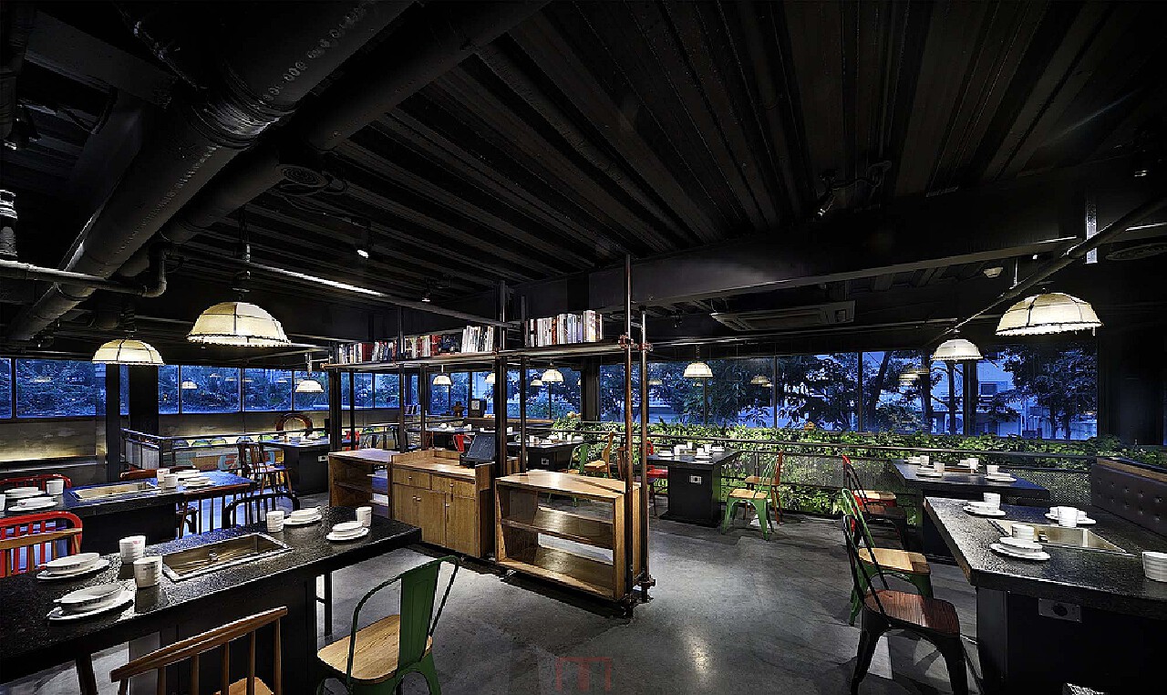 波普藝術(shù)風(fēng)餐廳設(shè)計：玩味色彩，暢享潮流美食